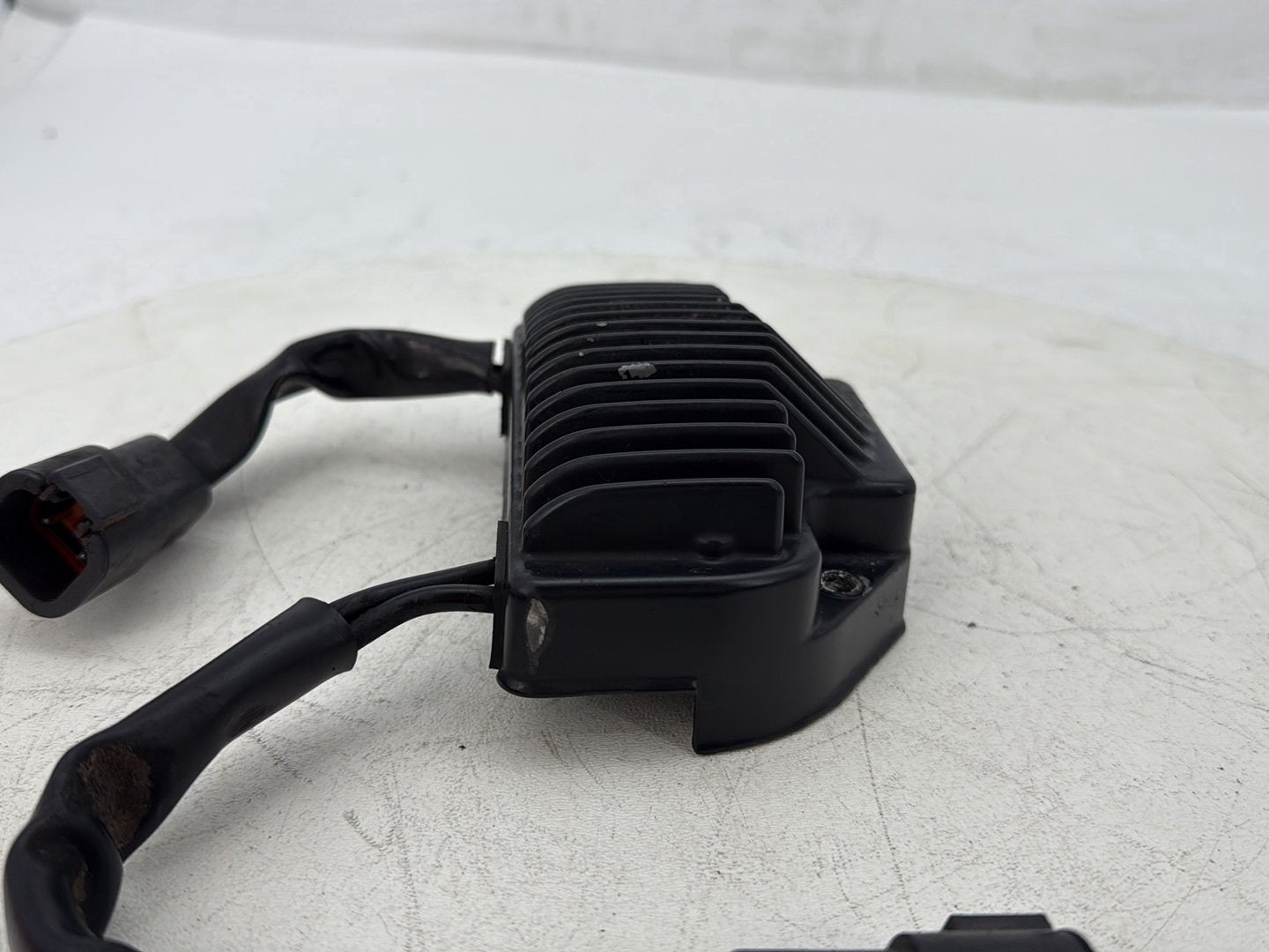 2006 Harley Dyna FXDWGI Wide Glide OEM Voltage Regulator Rectifier
