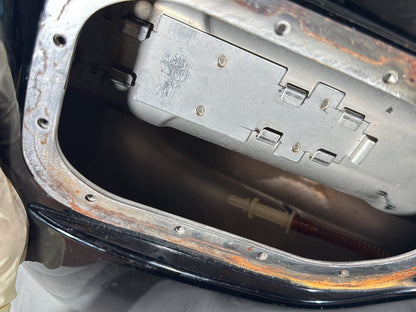 2004 Harley Dyna Super Glide FXDI OEM Fuel Gas Tank Gasoline Reservoir