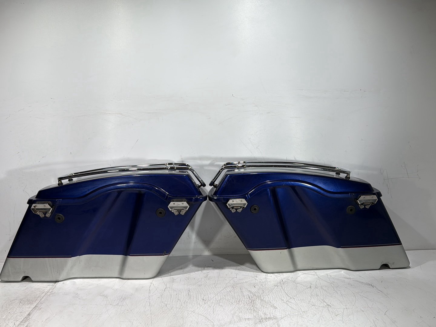 2006 Harley Touring FLHTCI Electra Glide Classic OEM Left Right Saddlebags Luggage NOKey