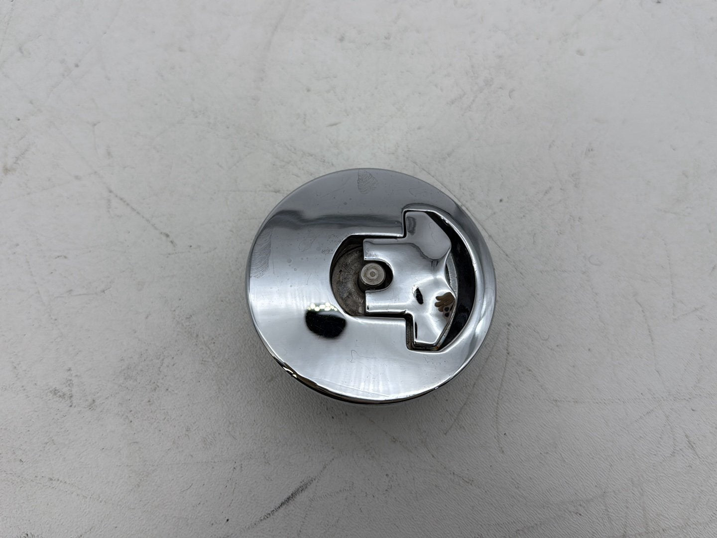 2007 - 2012 Harley-Davidson Dyna Super Glide Fuel Gas Tank Cap Bushing Hub 61553-04B