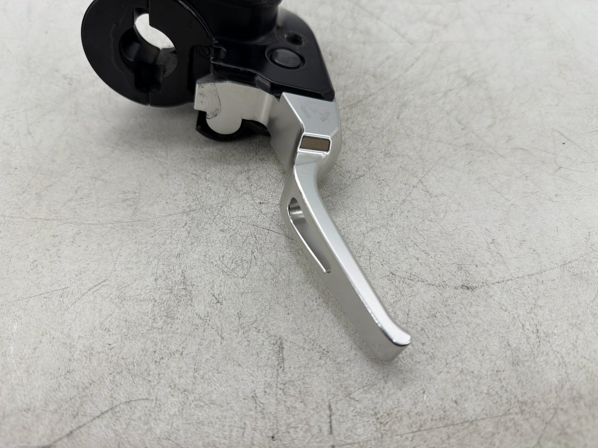 2011 Harley Electra Touring Police OEM Front Right Brake Lever Master Cylinder