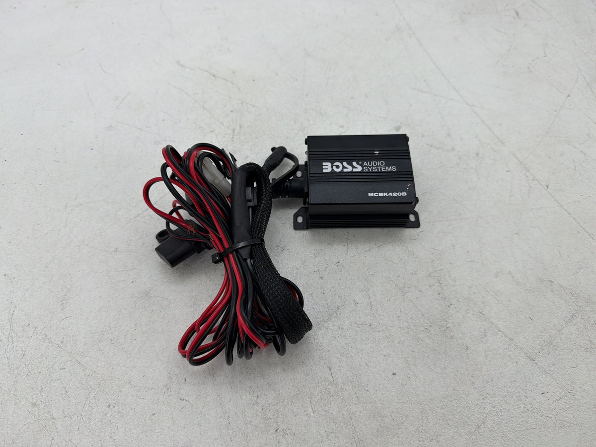 2004 Harley Road King Touring Classic OEM Radio Stereo Audio Sound Amplifier Amp