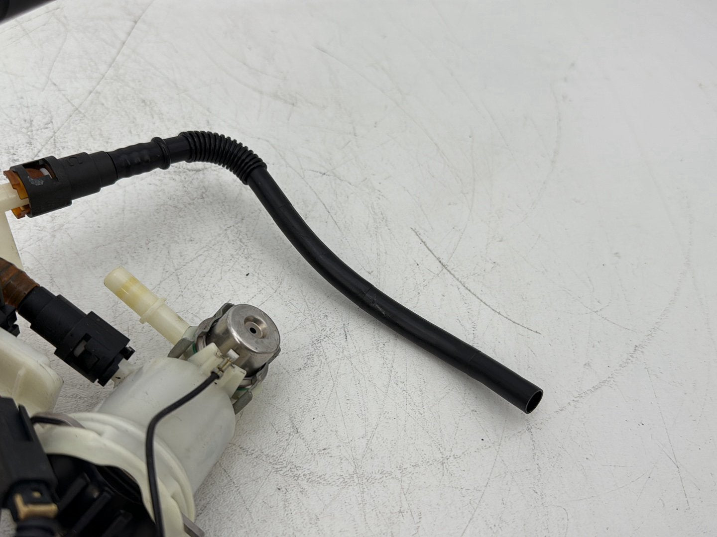 2014 Harley Street Glide Touring FLHXS OEM Fuel Pump Gas Gasoline Petrol Sending