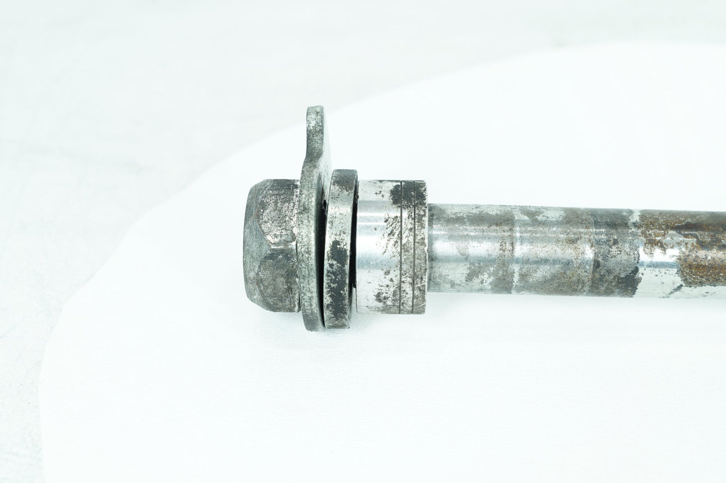2007 - 2011 Harley-Davidson Touring Electra Ultra Rear Wheel Axle Bolt Shaft 41056-09