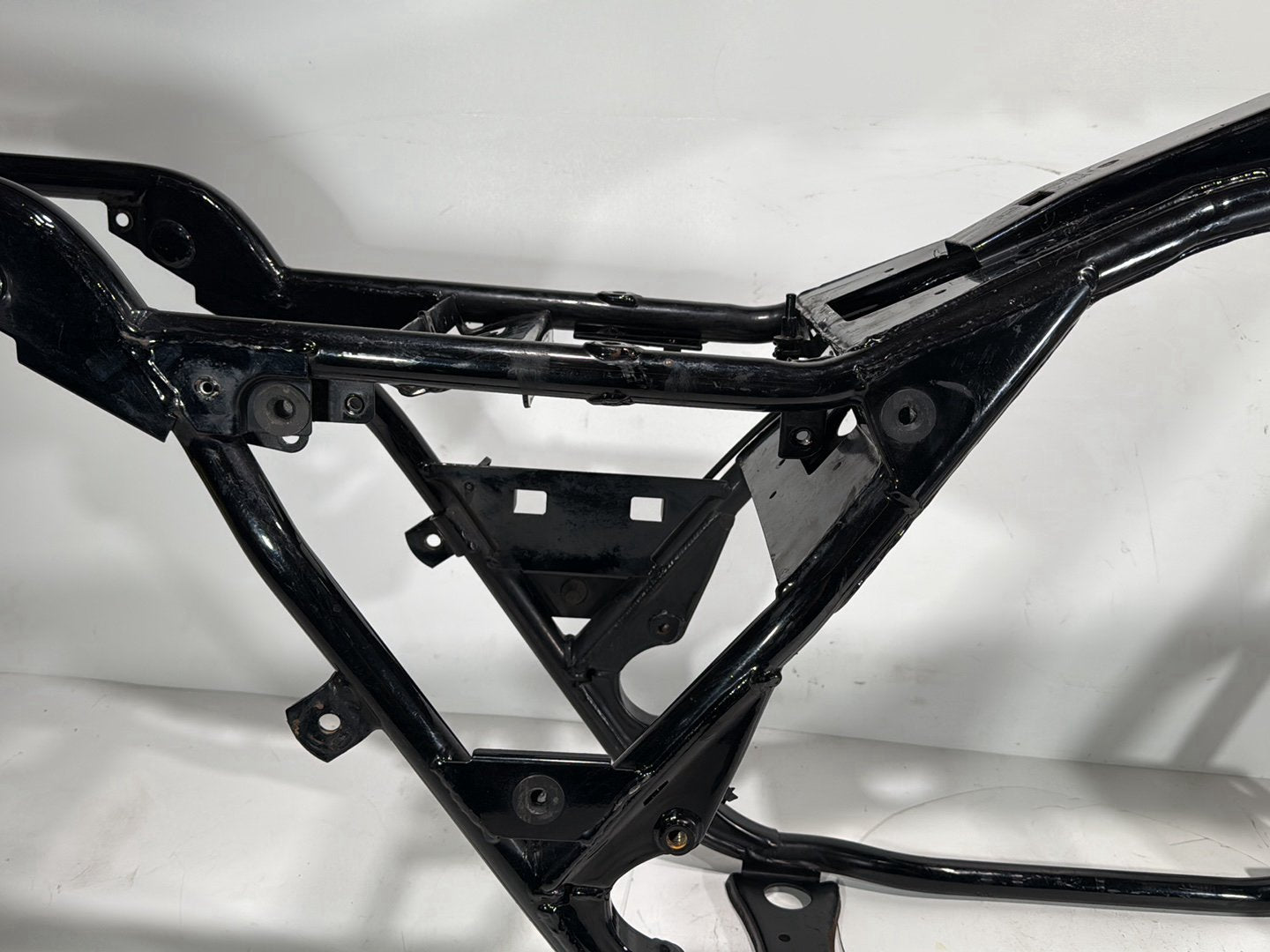 1999 - 2006 Harley-Davidson Touring Electra Glide Ultra Body Main Frame Chassis CLN CLR 47900-02A