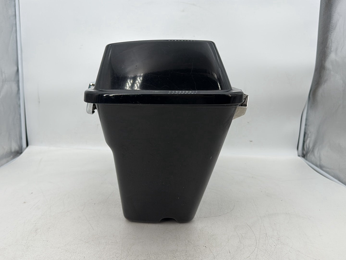 1999 - 2006 Harley-Davidson Touring Electra Glide Right 1 Saddlebag Luggage NO Key 90752-93