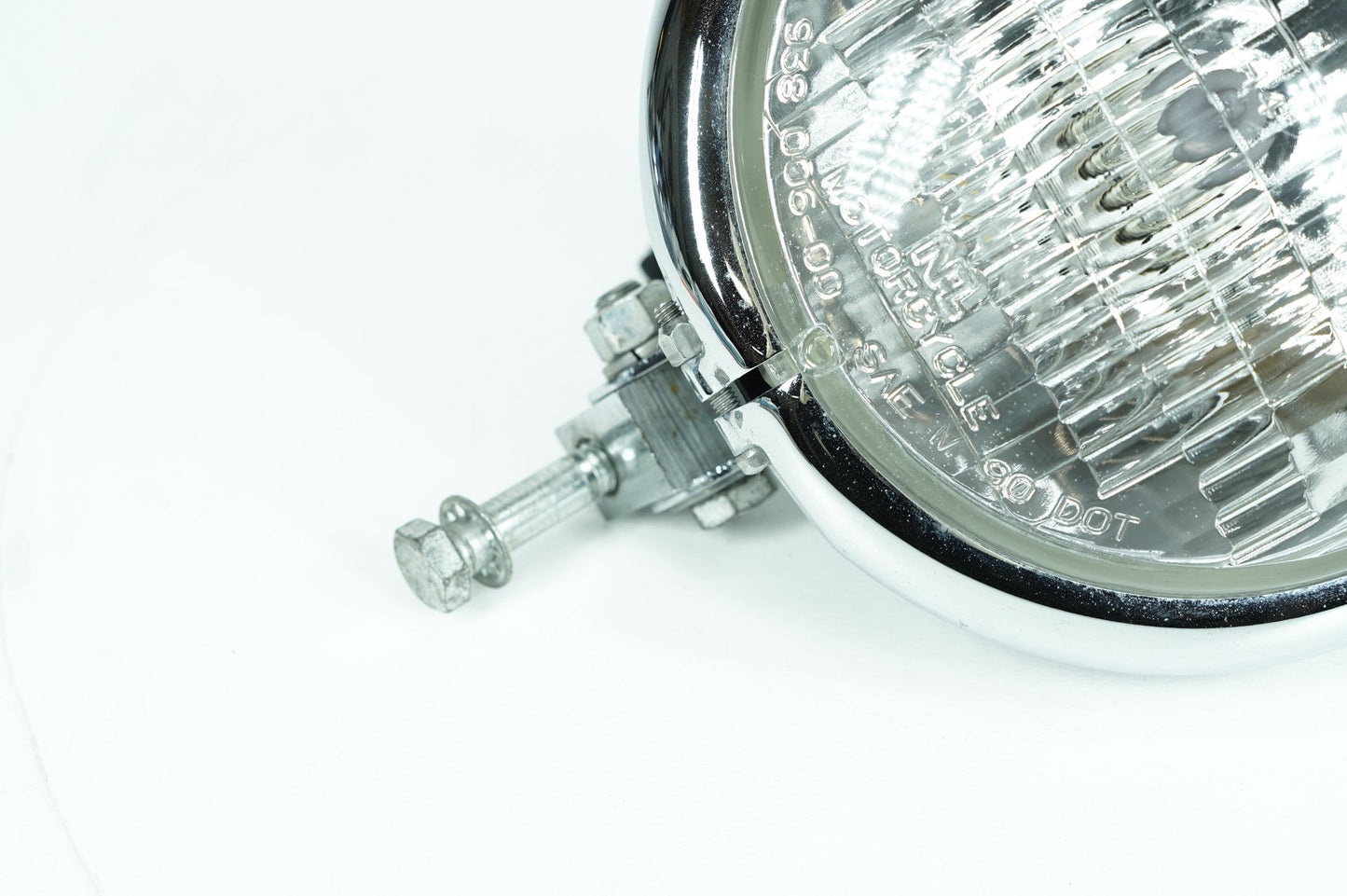 1999 - 2006 Harley-Davidson Dyna Wide Glide Headlight Headlamp Head Light Halogen  	67777-80A