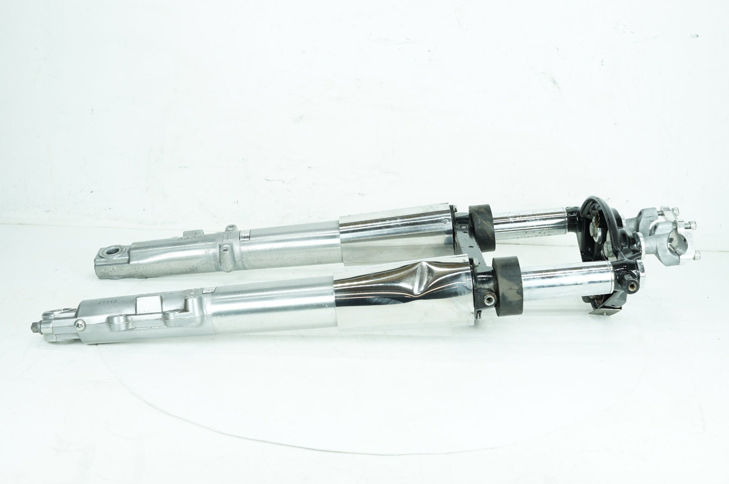 2007 - 2011 Harley-Davidson Touring Street Glide Front Triple Tree Set & LH RH Fork Legs Sliders 45435-95