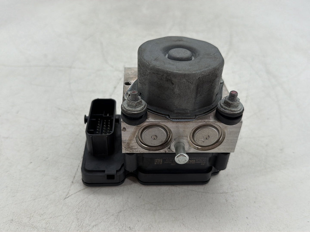 2018 Harley Road Glide Touring FLTRXS OEM ABS Brake Pump & Control Module