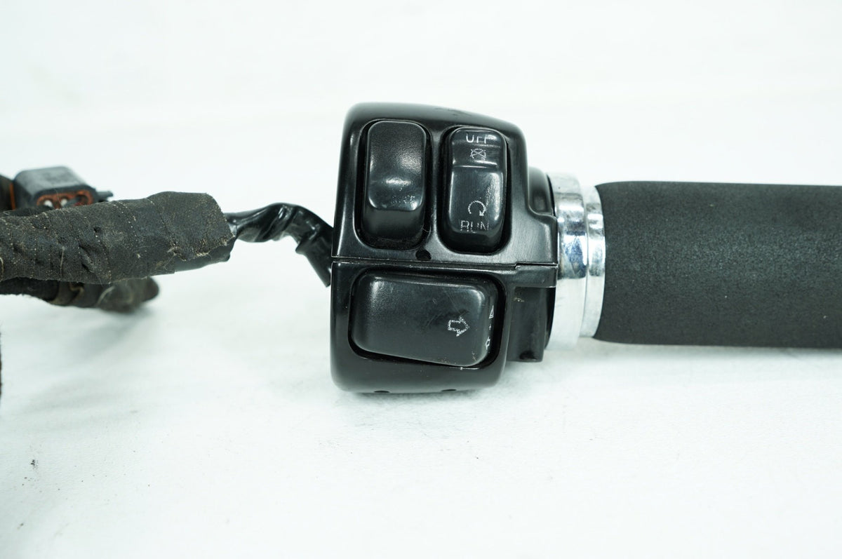 01 Harley Touring FLHRI Road King OEM Right Engine Start Kill Switches Controls