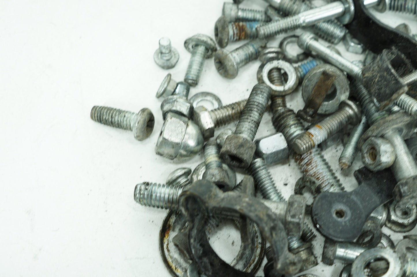 2008 Harley-Davidson Dyna FXDF - Hardware Bolts Nuts & Brackets