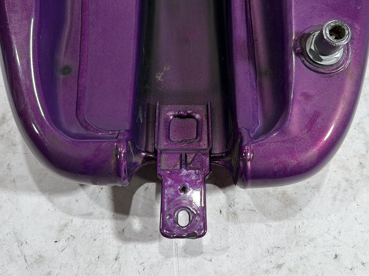 2011 Harley Heritage Softail Classic FLSTC OEM Fuel Gas Tank Gasoline Reservoir