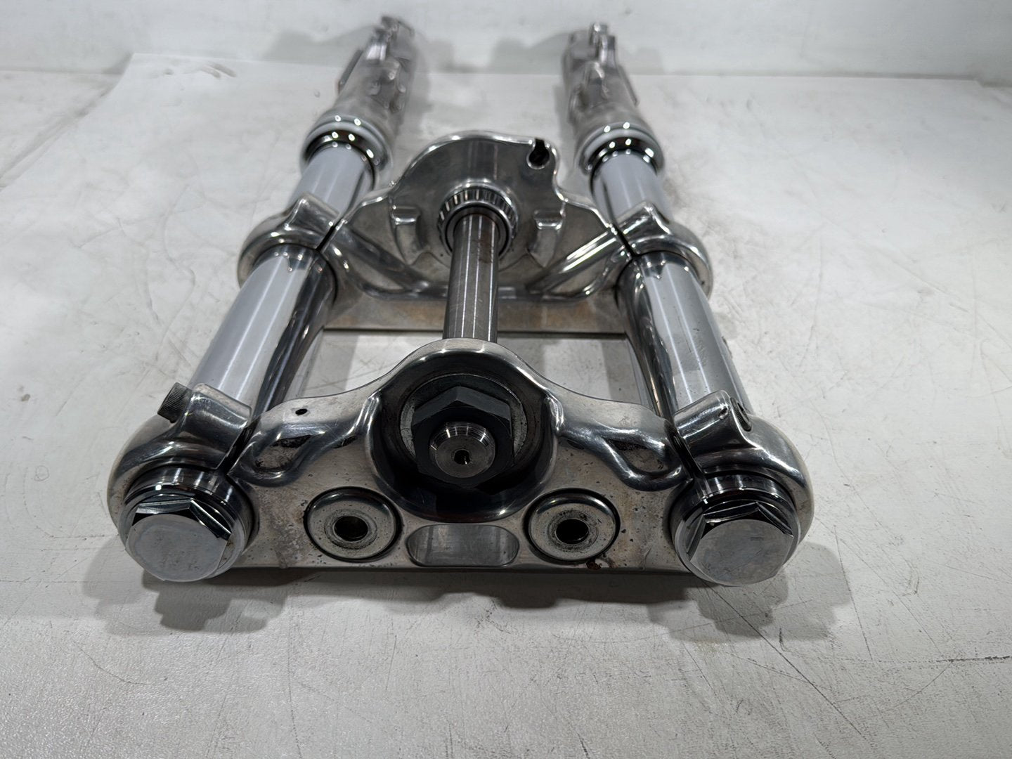 2015 Harley Dyna Low Rider FXDL OEM Front Triple Tree Set & LH RH Fork Legs Sliders