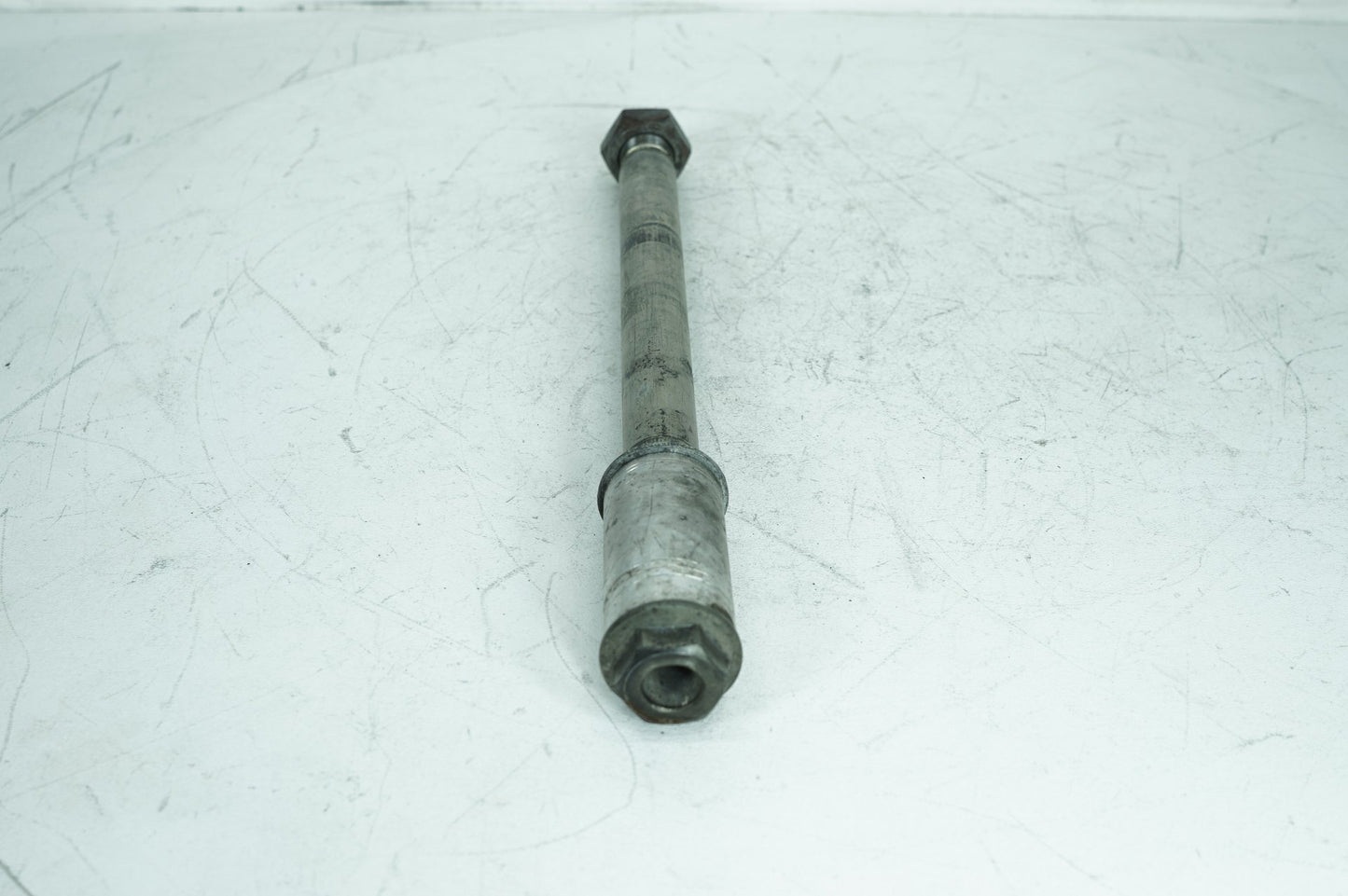 2007 - 2017 Harley-Davidson Dyna 105th Wide Glide Rear Wheel Axle Bolt Shaft 41114-08