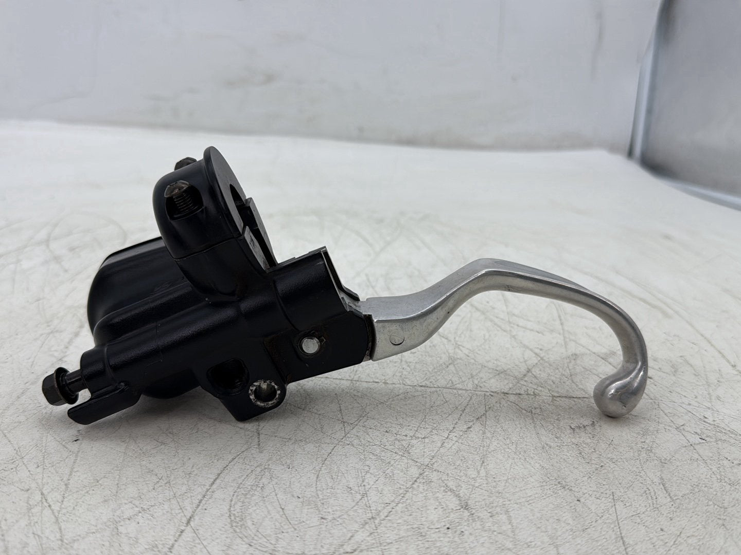 2006 Harley Sportster XL883L 883 Low OEM Front Right Brake Lever Master Cylinder