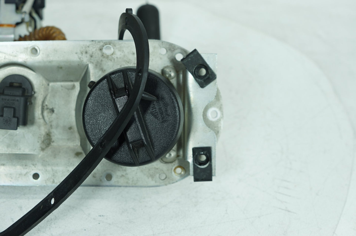 1999 - 2006 Harley-Davidson Touring Electra Ultra Classic Fuel Pump Gas Gasoline Petrol Sending 62897-01B