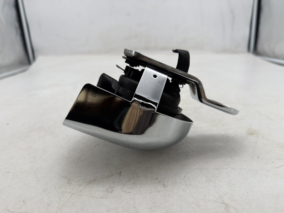 2010 Harley Street Glide Touring FLHX OEM Horn Signal Klaxon Chrome Cover