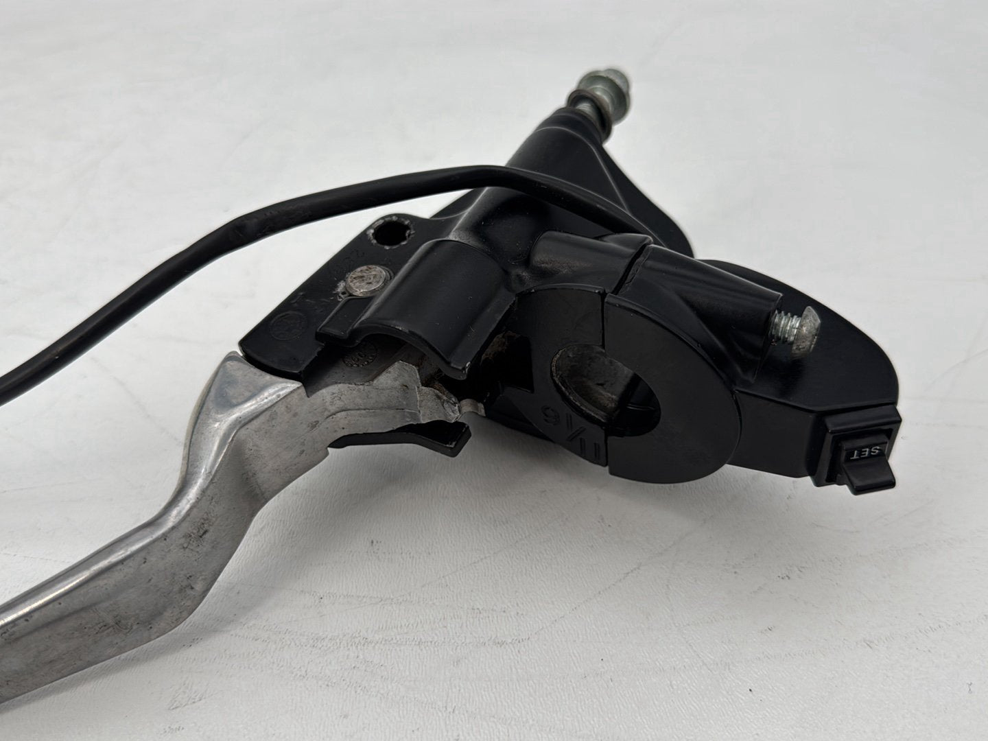 1999 - 2006 Harley-Davidson Touring Electra Glide Classic Front Right Brake Lever Master Cylinder 45013-96D