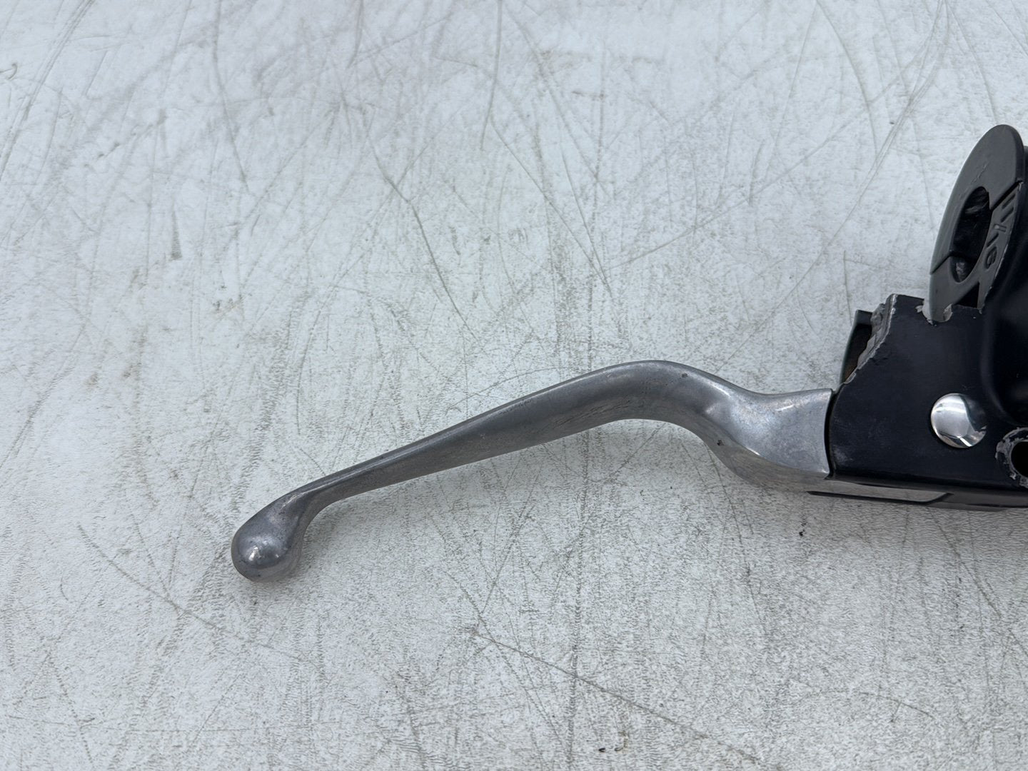 2004 Harley Road King Touring Custom FLHRSI OEM Front Right Brake Lever Master Cylinder
