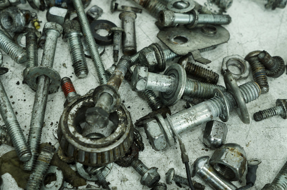 2005 Harley-Davidson Dyna FXDL - Hardware Bolts Nuts & Brackets