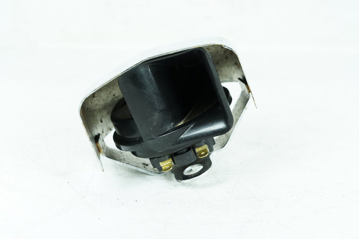 2015 Harley Dyna FXDB Street Bob OEM Horn Signal Klaxon Chrome Cover