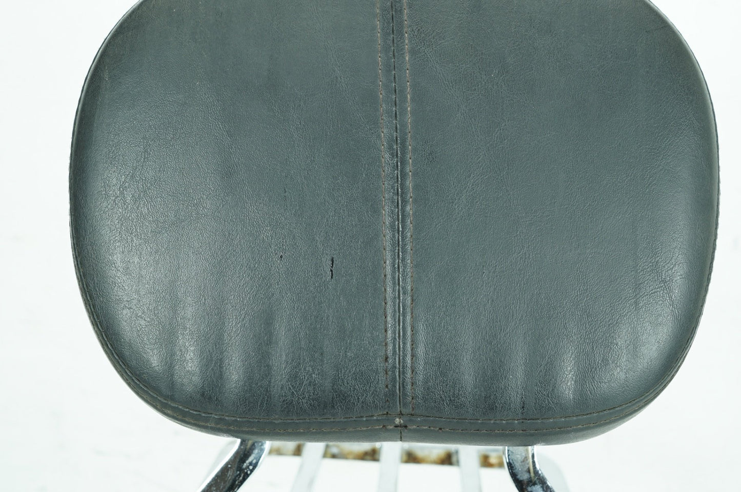 2007 - 2013 Harley-Davidson Softail Heritage Classic Rear Sissy Bar w/ Backrest Cushion Pad 52731-00