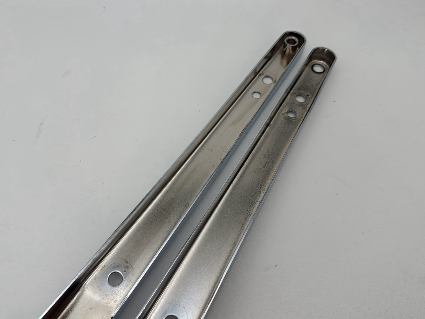 1999 - 2006 Harley-Davidson Dyna Wide Glide Left Right Saddlebag Fender Struts Brackets 59893-96
