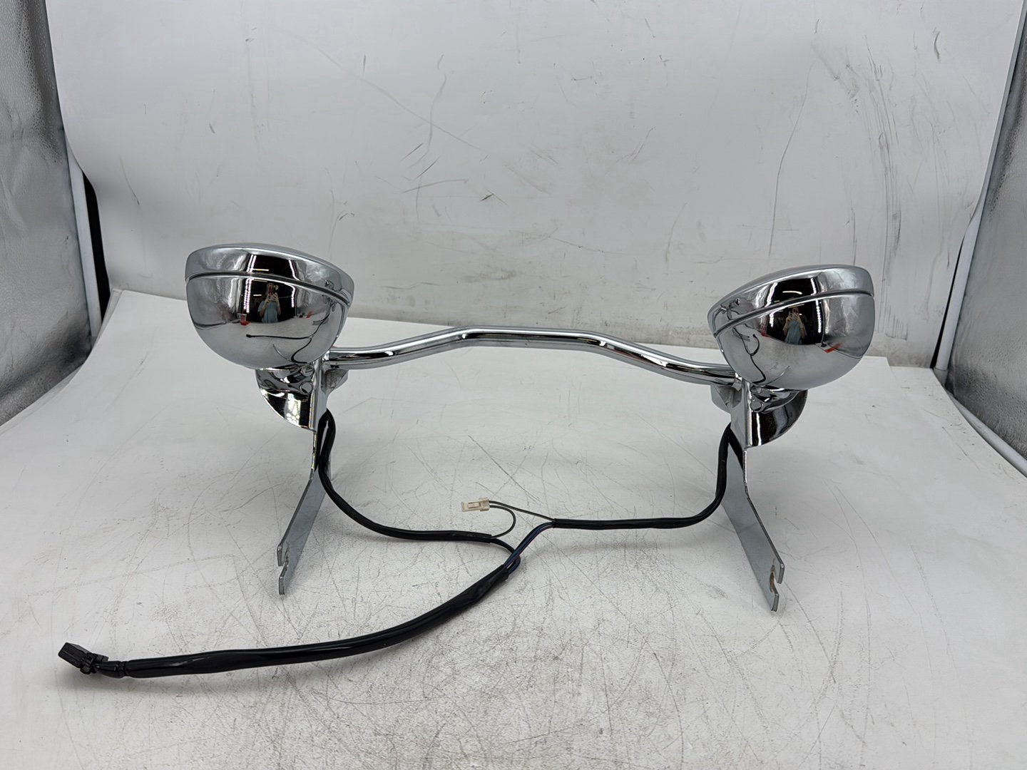 2005 Harley Electra Glide Touring Ultra FLHTCUI OEM Front Turn Signal Indicators Aux Light Bar