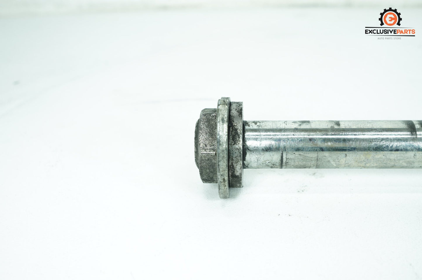 2007 - 2016 Harley-Davidson Touring Street Glide Rear Wheel Axle Bolt Shaft 41056-09