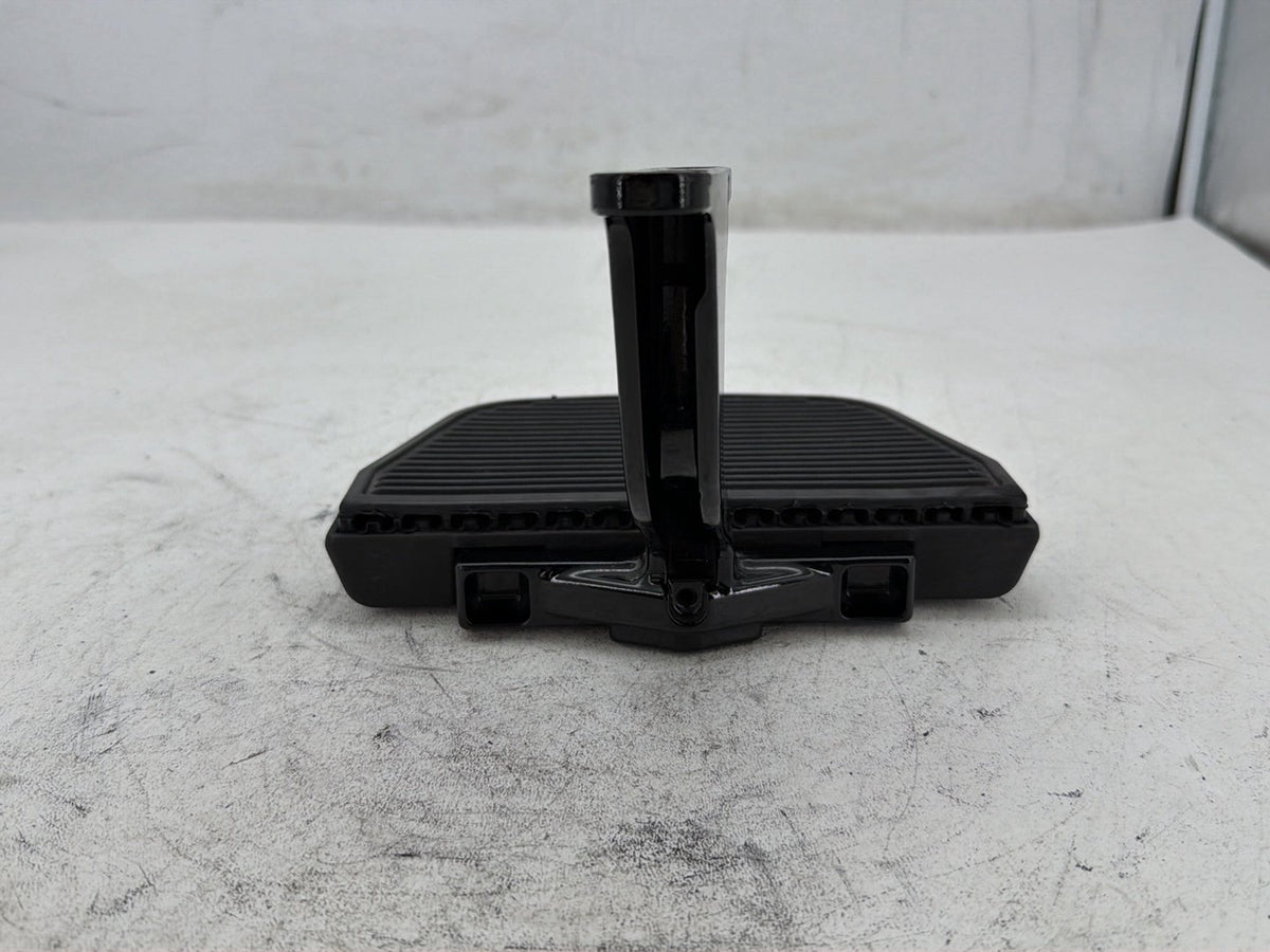 2015 Harley Electra Glide Touring Ultra Low OEM 1 Passenger Floorboard Foot Rest