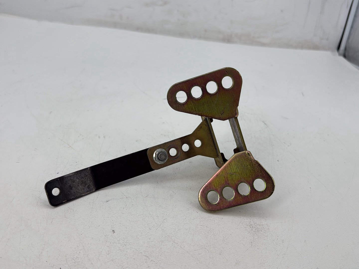 2014 Harley Electra Glide Touring CVO Screamin Eagle OEM Driver Rider Backrest Bracket Mount 52589-09A