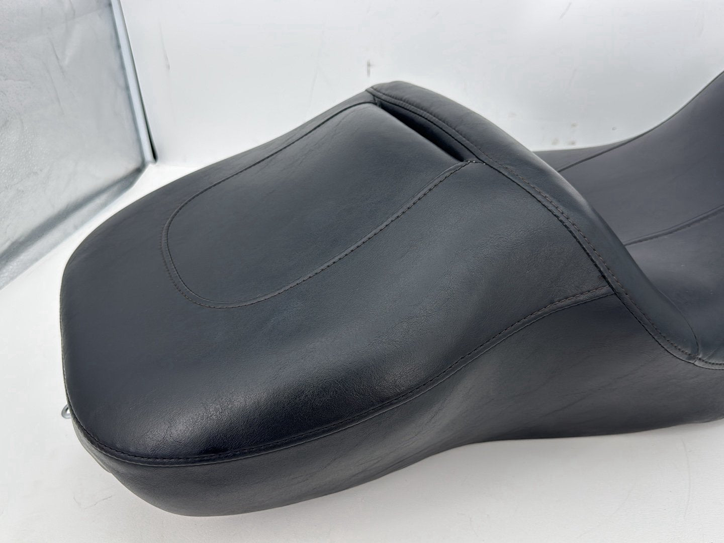 2007 - 2016 Harley-Davidson Touring Electra Glide Ultra Passenger Rider Driver Seat Saddle 52164-09B