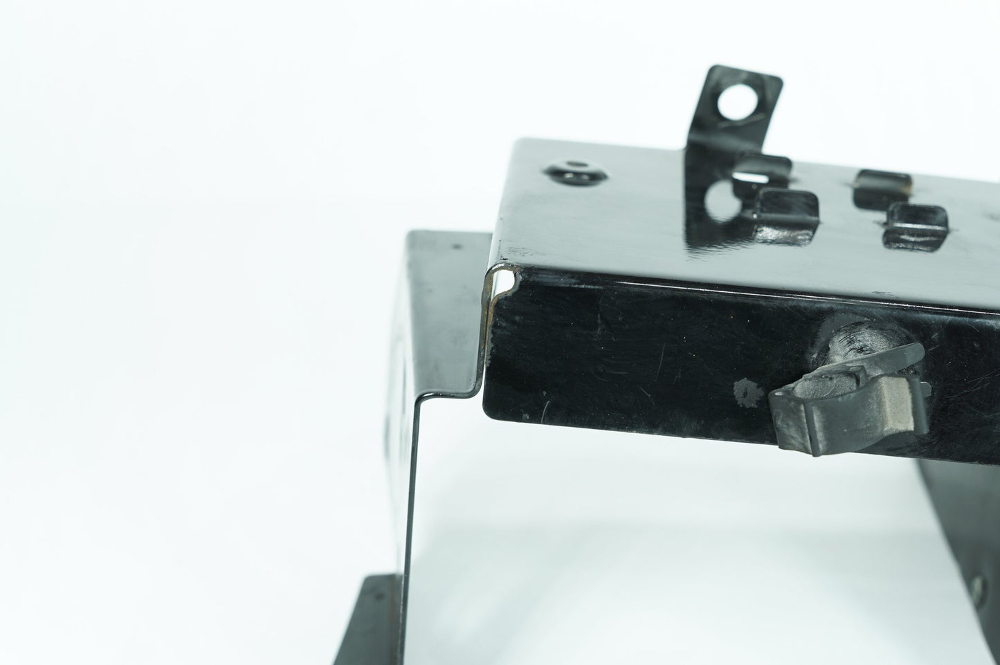 1999 - 2006 Harley-Davidson Touring Electra Glide Ultra Battery Tray Bracket Holder Carrier 	66281-02A
