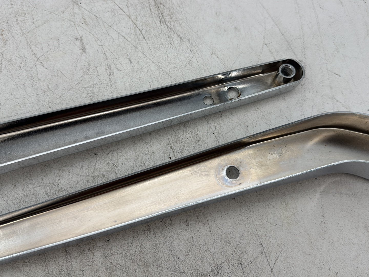 2003 Harley Dyna Wide Glide FXDWG OEM Rear Left Right Fender Struts Bracket