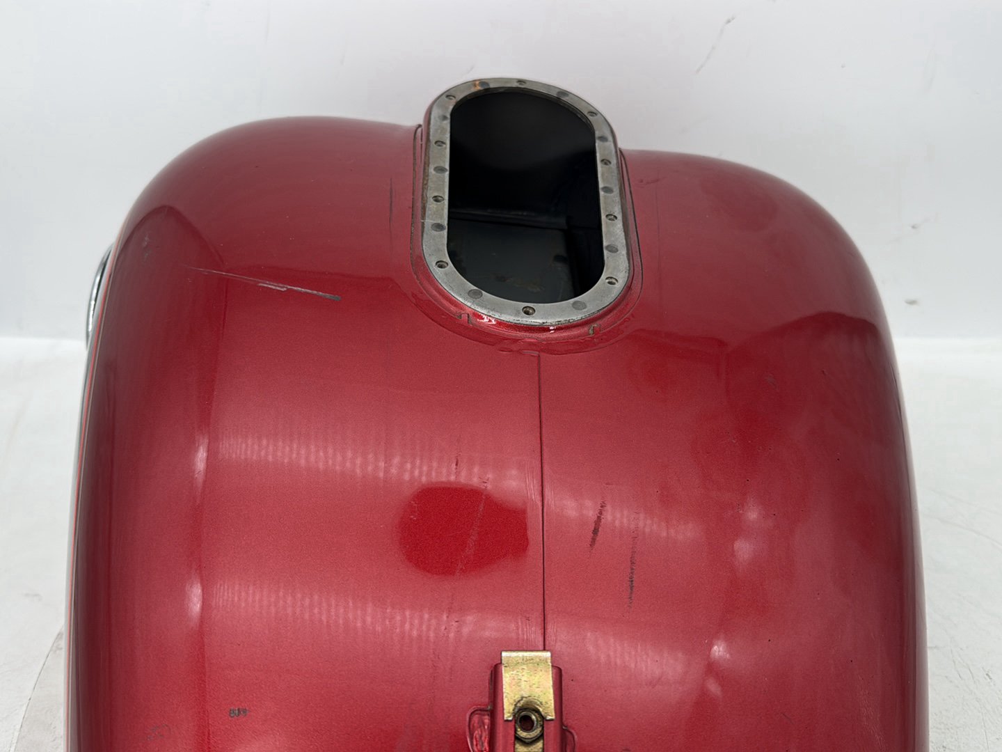 1999 - 2006 Harley-Davidson Touring Electra Glide Ultra Fuel Gas Tank Gasoline Reservoir 61356-03