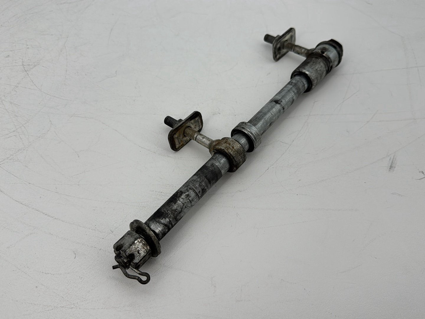 1999 - 2006 Harley-Davidson Touring Electra Glide Classic Rear Wheel Axle Bolt Shaft