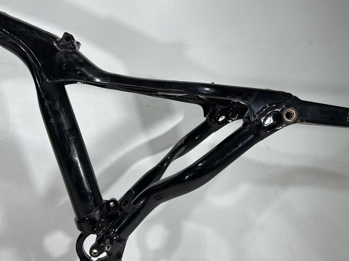2009 Harley Sportster XL1200C 1200 Custom OEM Body Main Frame Chassis SLVG