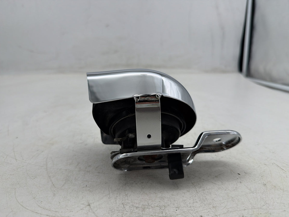 2004 Harley Electra Glide Touring Ultra OEM Horn Signal Klaxon Chrome Cover