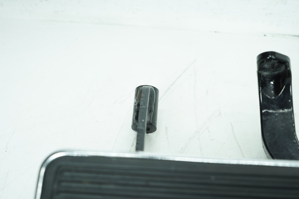 2007 - 2013 Harley-Davidson Touring Electra Glide Ultra Left Right Driver & Pass Floorboard Foot Rest 50614-06