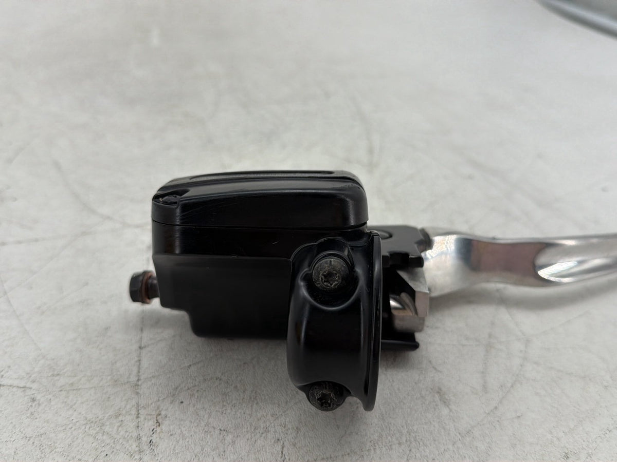 2010 Harley Electra Glide Touring Ultra Front Right Brake Lever Master Cylinder