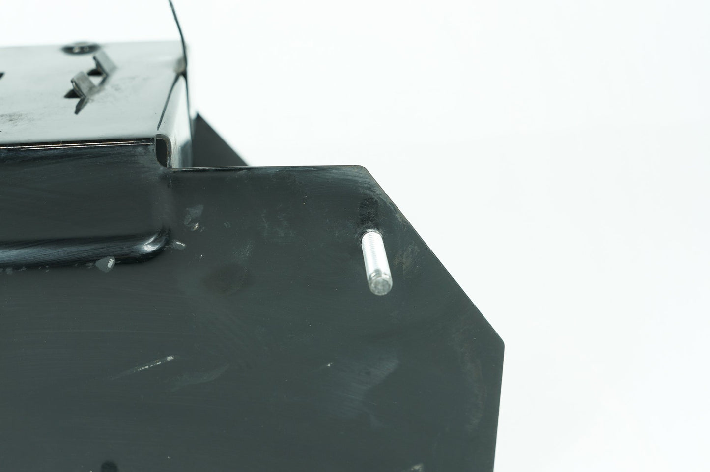 1999 - 2006 Harley-Davidson Touring Electra Glide Ultra Battery Tray Bracket Holder Carrier 	66281-02A