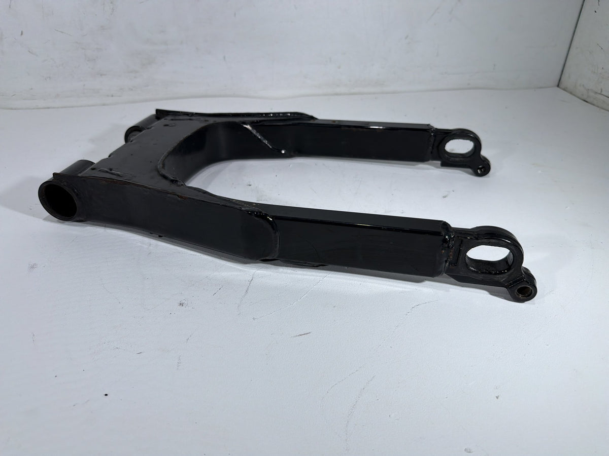 2004 Harley Electra Glide Touring Ultra OEM Rear Fork Swingarm Swing Arm