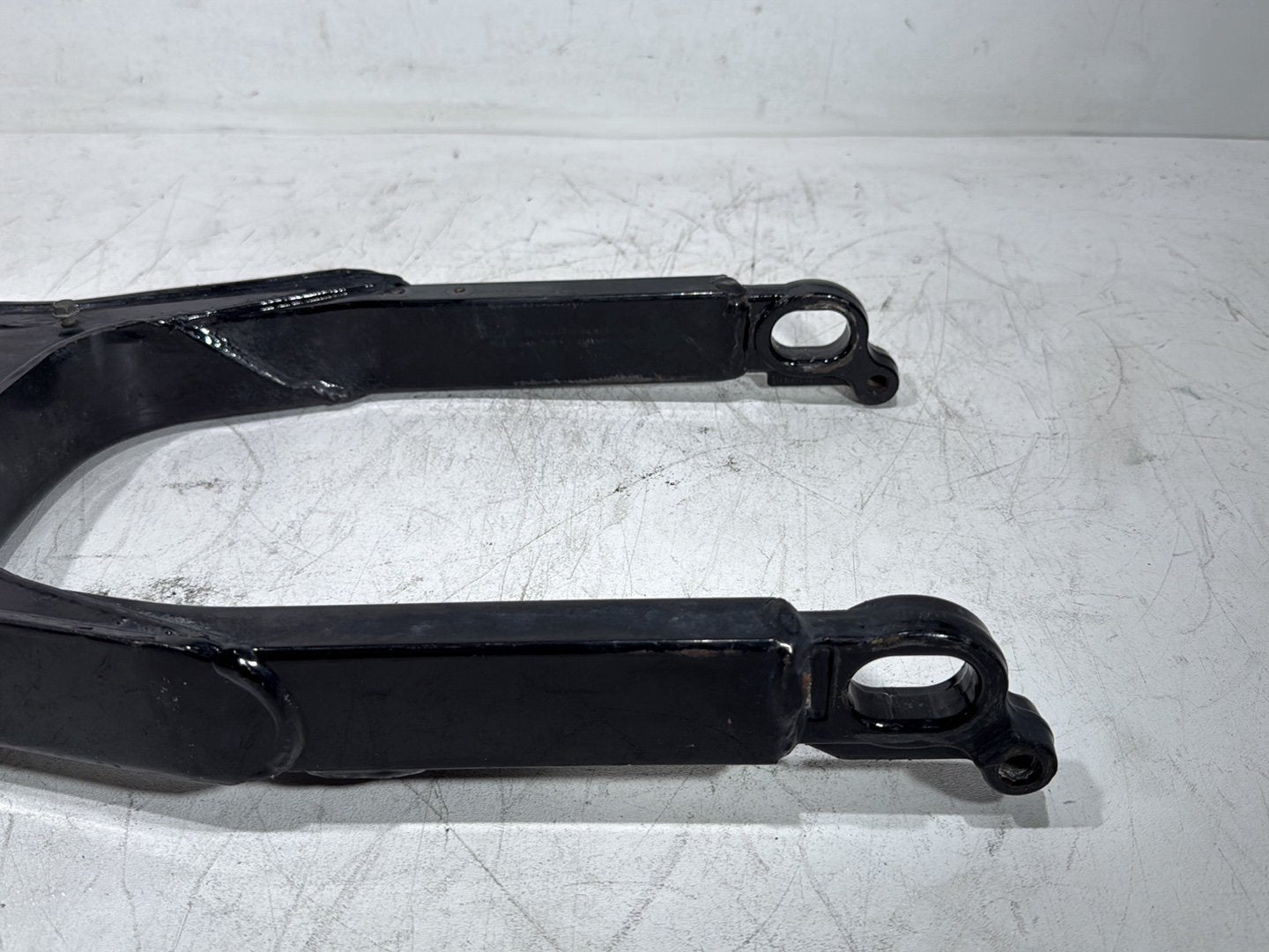2006 Harley Touring FLHTCI Electra Glide Classic OEM Rear Fork Swingarm Swing Arm