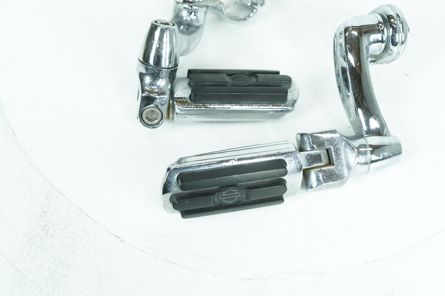 1999 - 2006 Harley-Davidson Touring Road King Front Right Left Highway Foot Pegs 50130-95A