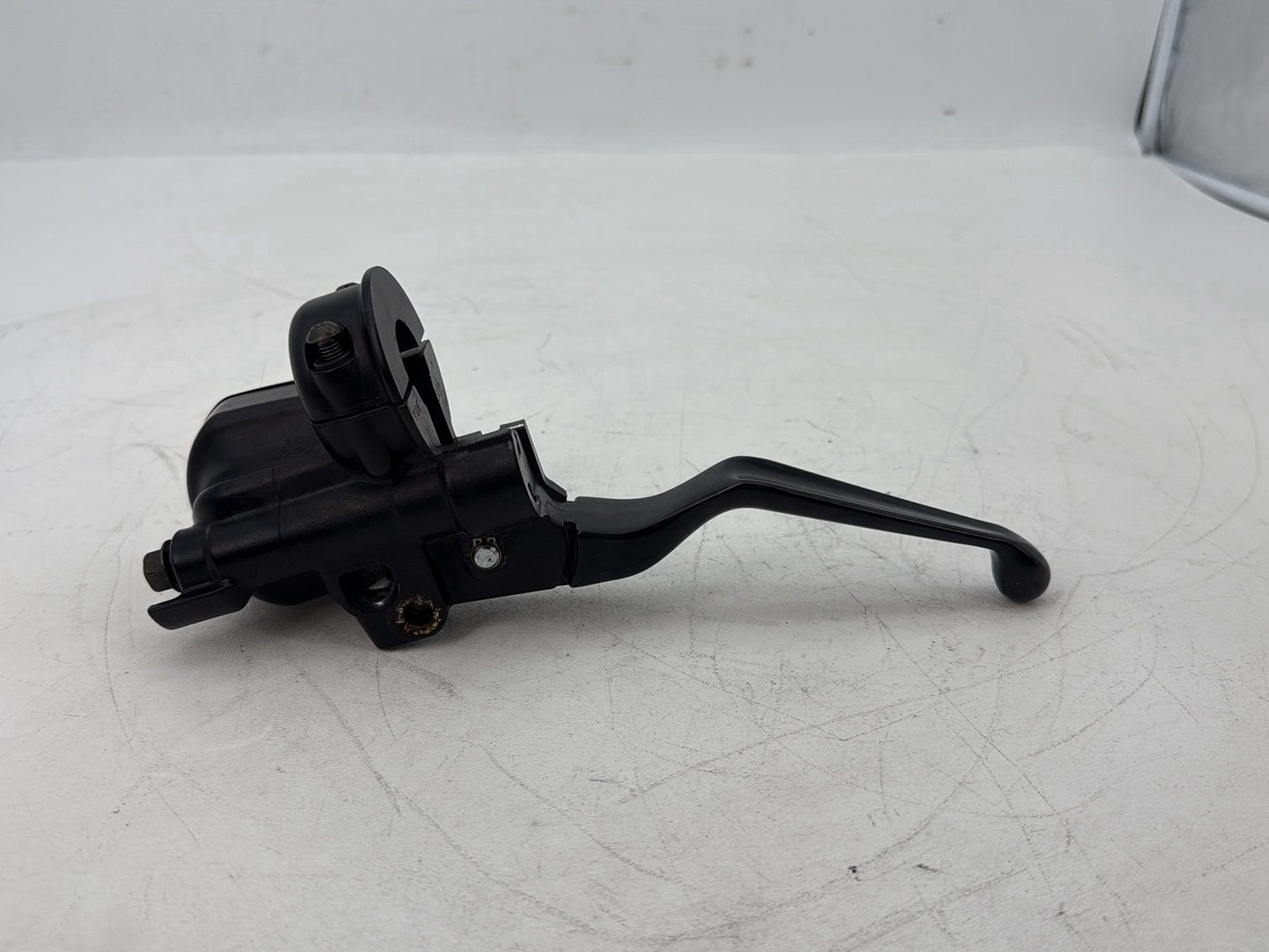 2004 - 2013 Harley-Davidson Sportster 1200 Custom Front Brake Lever Master Cylinder Reservoir 45146-04