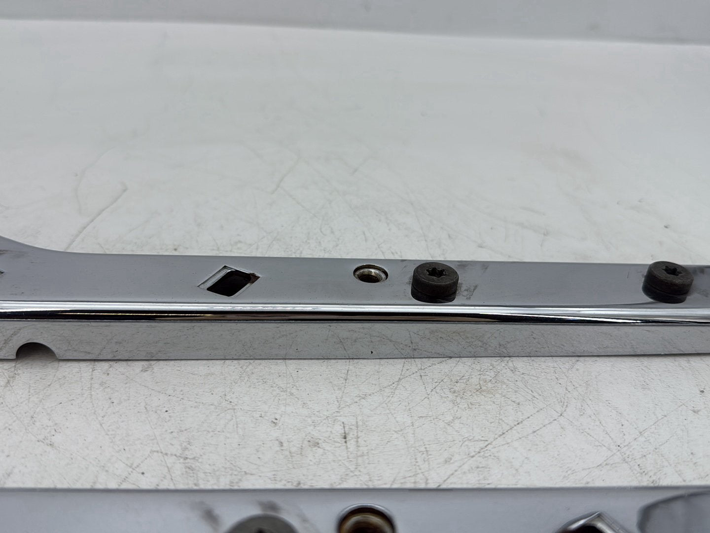 2007 Harley Touring FLHTCU Electra Glide Ultra OEM Left Right Saddlebag Fender Struts Brackets