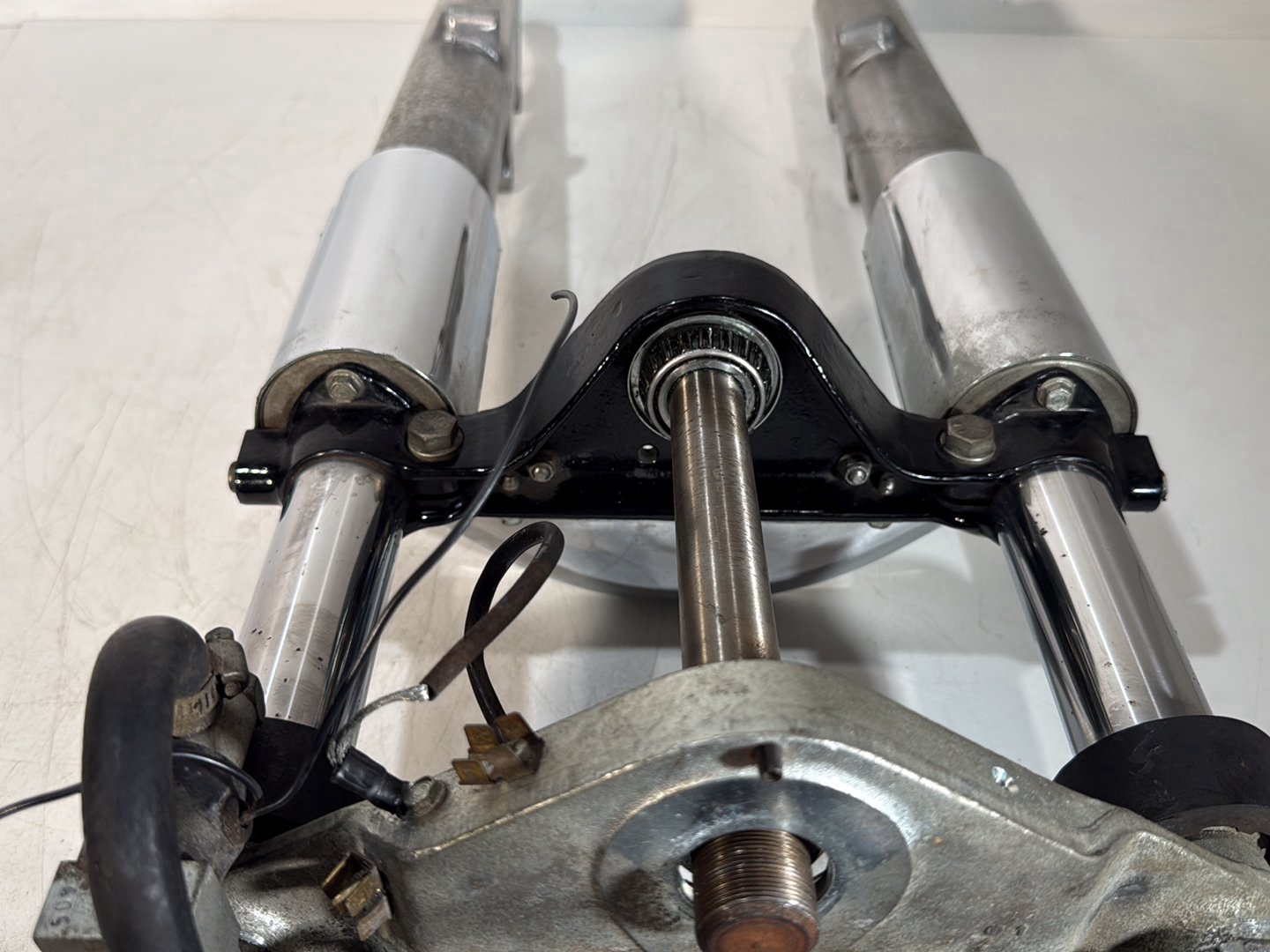 1984 - 1998 Harley-Davidson Touring Electra Glide Classic Front Triple Tree Set & LH RH Fork Legs Sliders