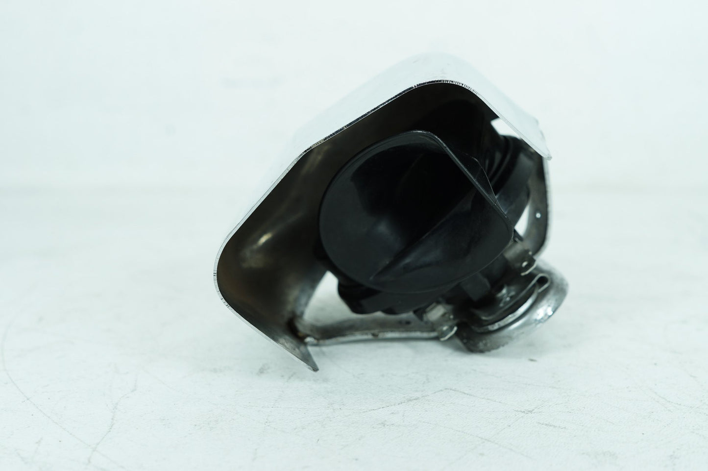 2004 - 2013 Harley-Davidson Sportster Custom Horn Signal Klaxon Chrome Cover 69012-93A