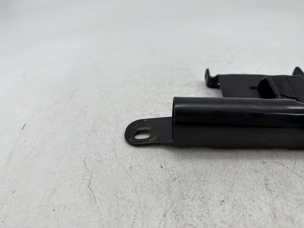 2003 Harley Softail Deuce FXSTDI OEM Seat Bracket Mount Support Mounting