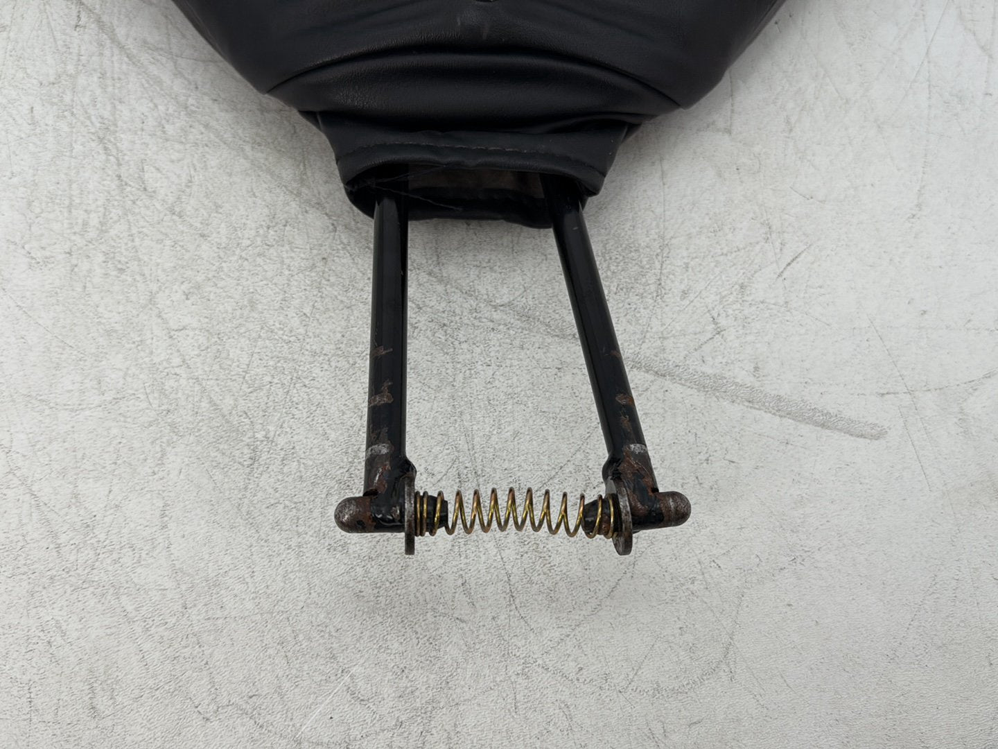 2005 Harley Electra Glide Touring Ultra FLHTCUI OEM Rider Driver Backrest Adjustable Cushion Pad